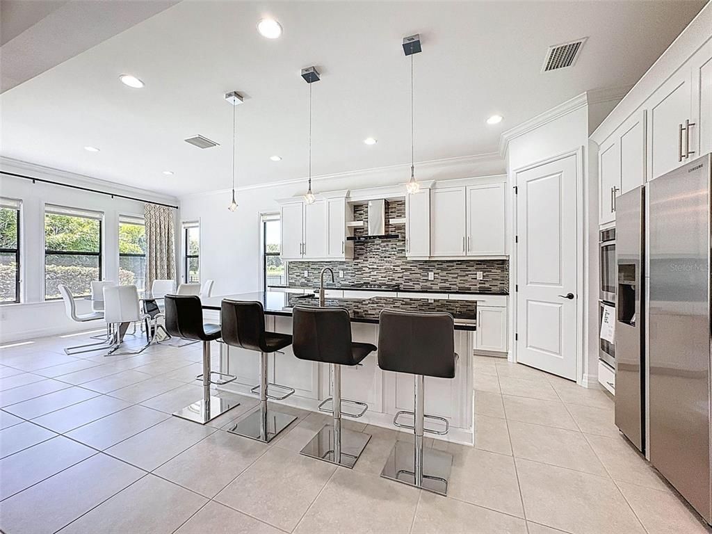 Dining room, Interior, Kitchen, Pendant Lights, Recessed Lighting, Stainless Steel Appliances