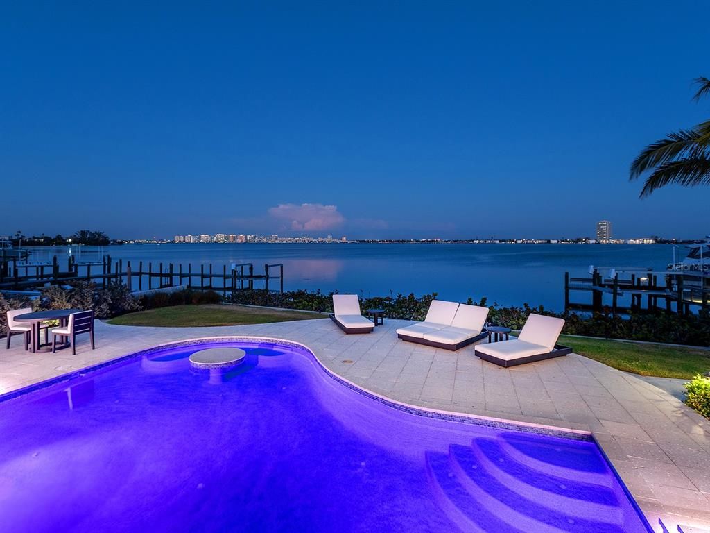 Exterior, Pool, Water