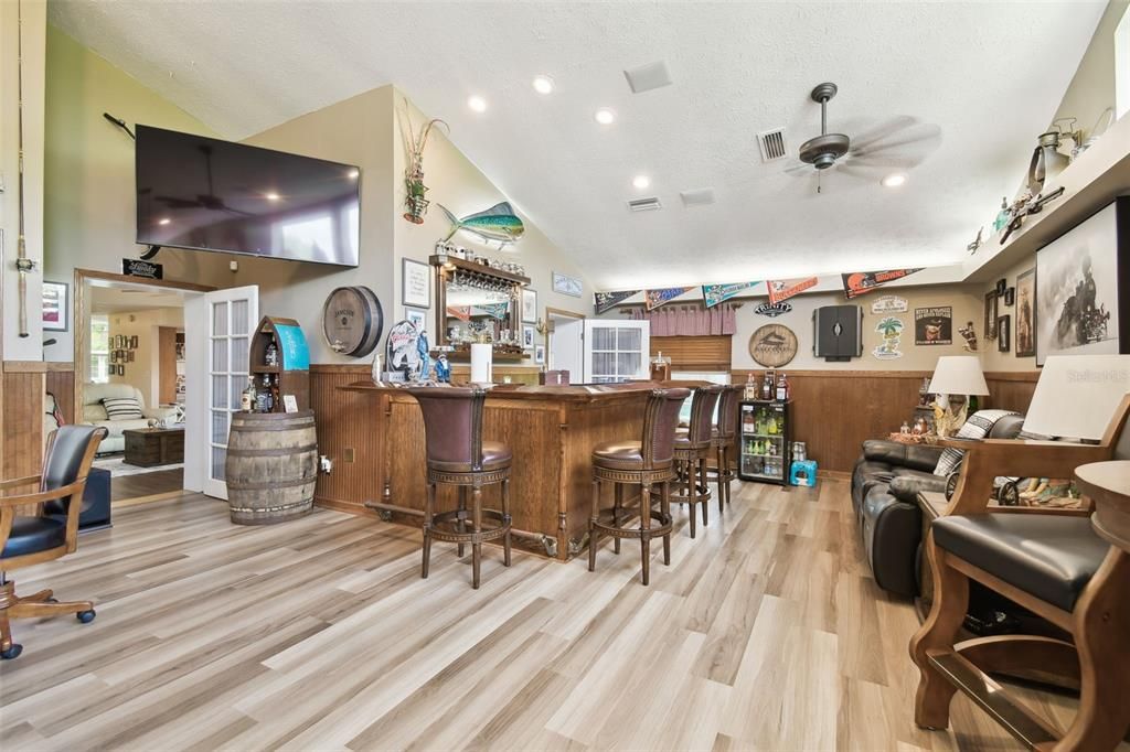 Interior, Recessed Lighting, Wood Texture Flooring