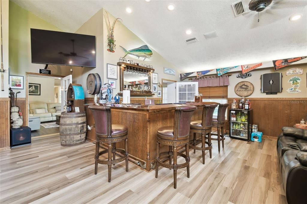 Interior, Recessed Lighting, Wood Texture Flooring