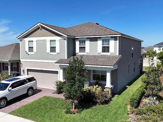Attached, Exterior, Facade, American Craftsman