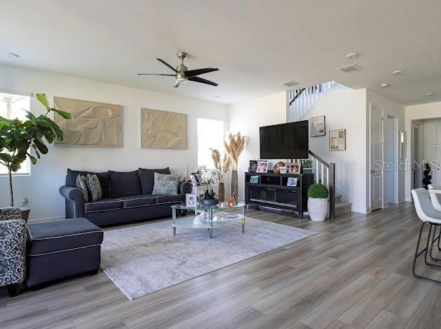 Interior, Living room, Recessed Lighting, Wood Texture Flooring