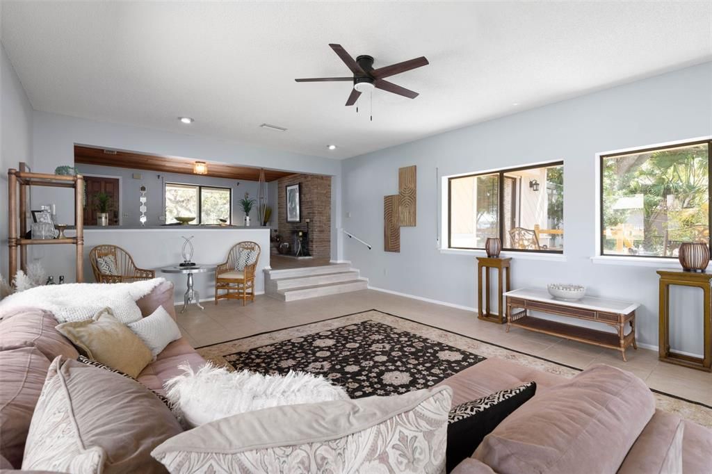 Dining room, Interior, Living room, Recessed Lighting