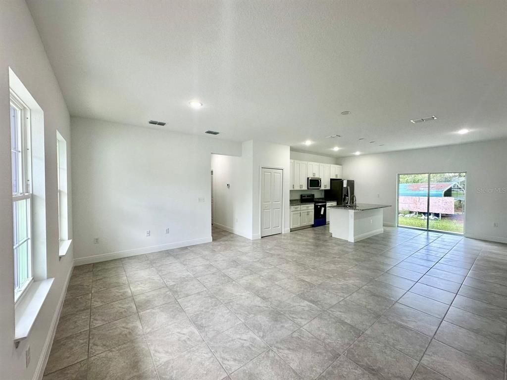 Empty room, Interior, Kitchen, Recessed Lighting
