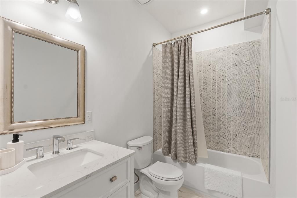 Bathroom, Interior, Recessed Lighting