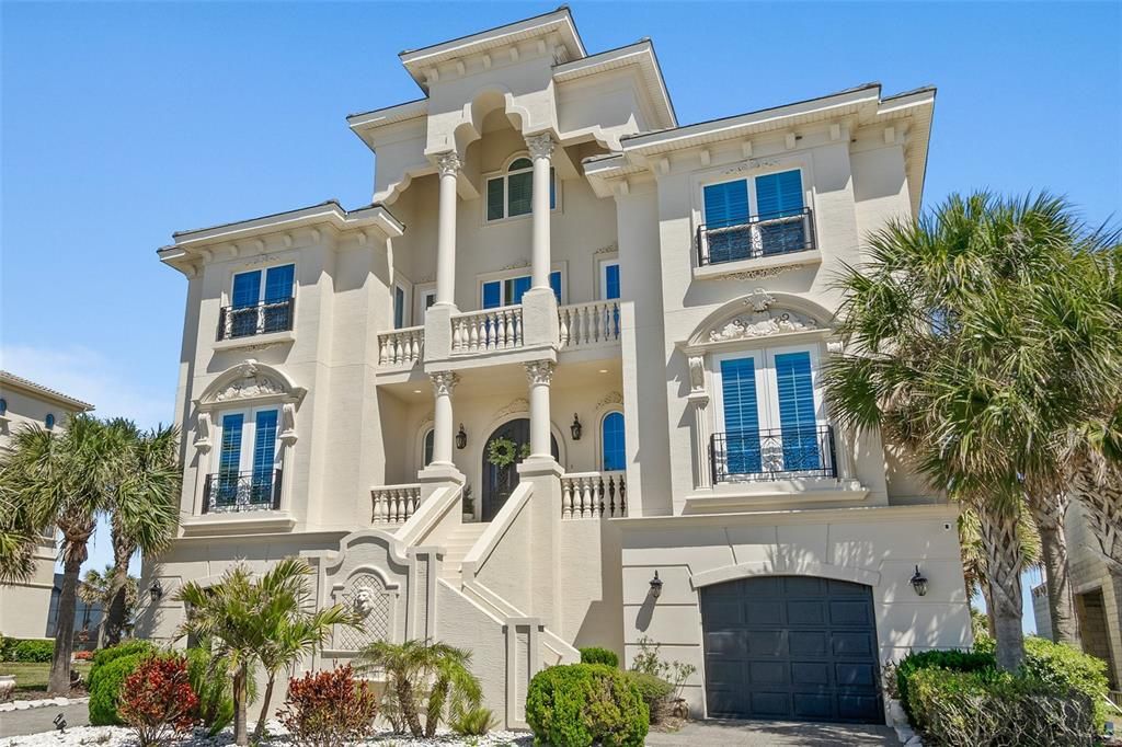 Attached, Exterior, Facade, Mediterranean