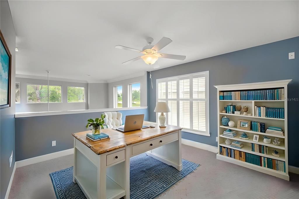 Home Office, Interior