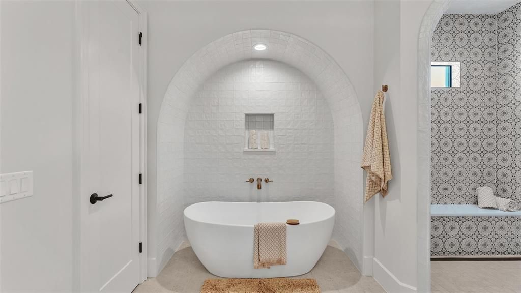 Bathroom, Free Standing Baths, Interior, Recessed Lighting