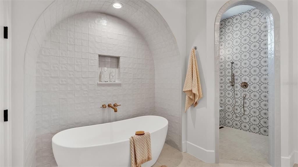 Bathroom, Free Standing Baths, Interior, Recessed Lighting