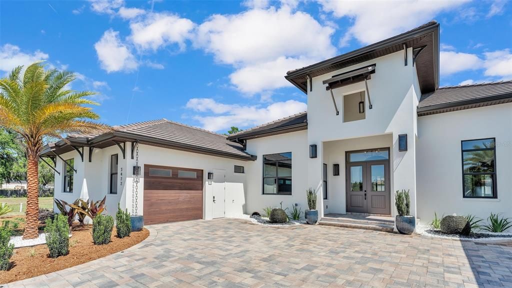 Attached, Exterior, Facade, Spanish Mediterranean