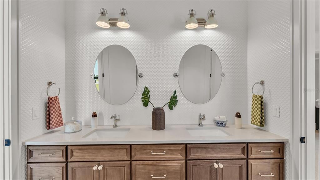 Bathroom, Dual Sink Vanities, Interior