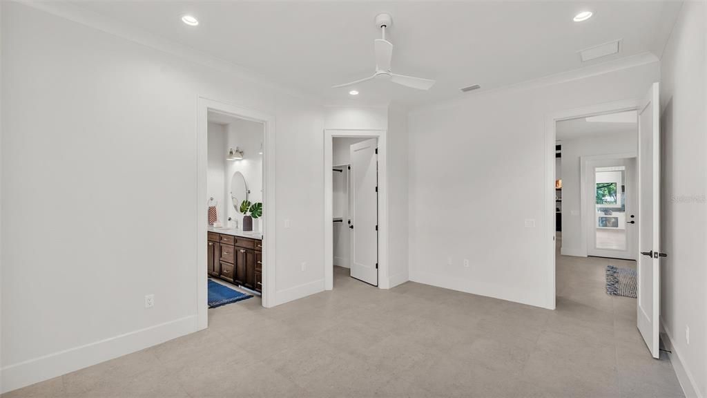 Empty room, Interior, Recessed Lighting