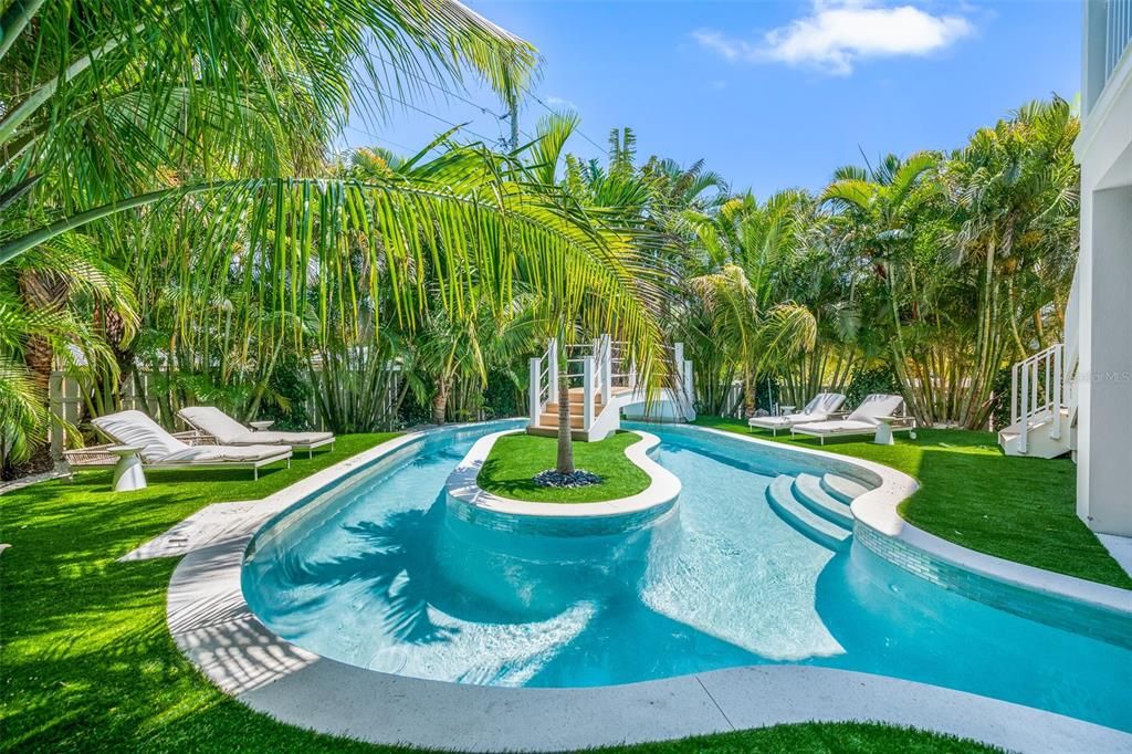 Exterior, Pool