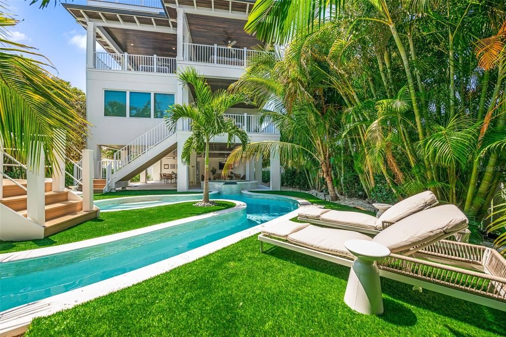 Exterior, Pool