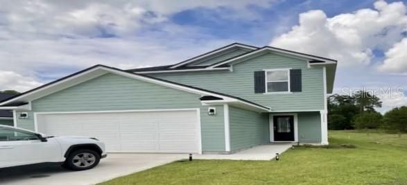 Attached, Exterior, Facade, American Craftsman