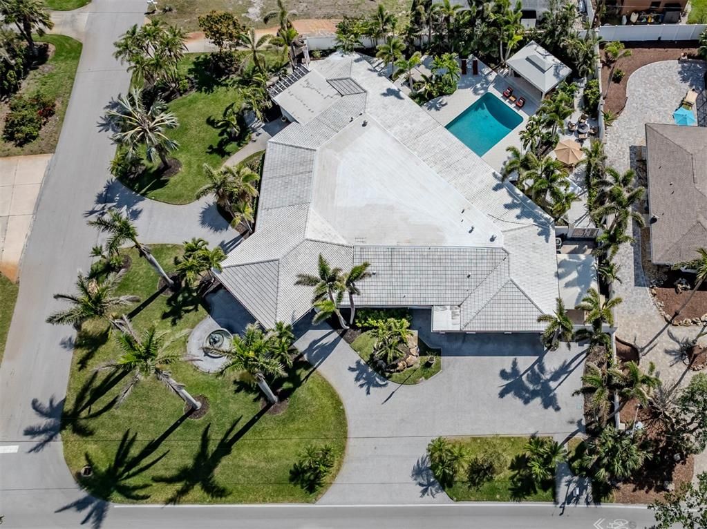 Exterior, Drone