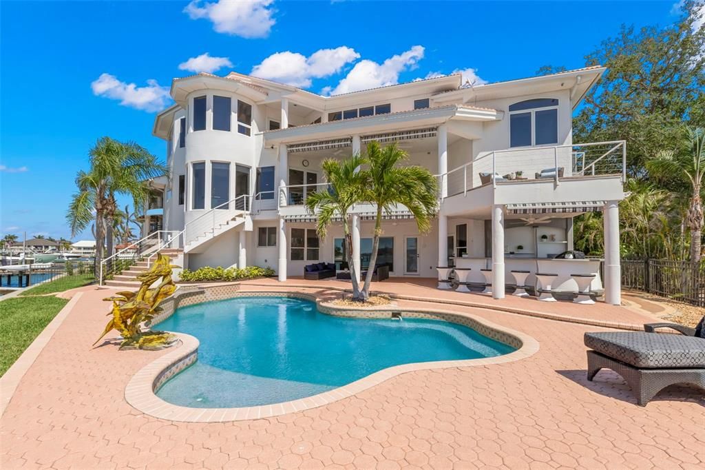 Exterior, Pool, Water