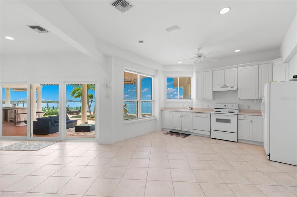 Interior, Kitchen, Recessed Lighting, Water