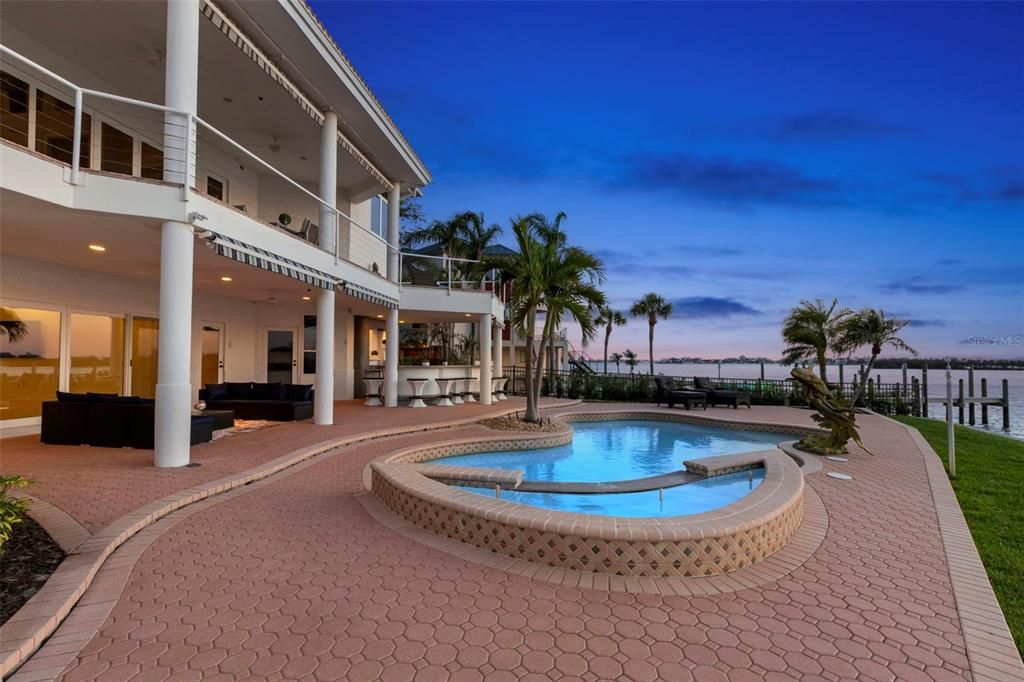 Exterior, Pool, Water