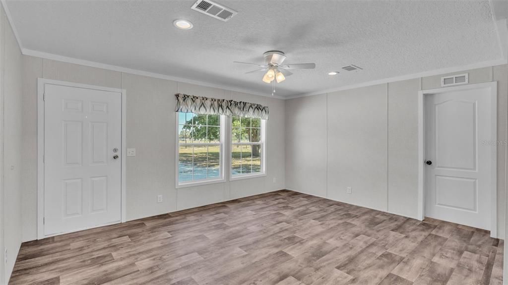 Empty room, Interior, Recessed Lighting, Wood Texture Flooring