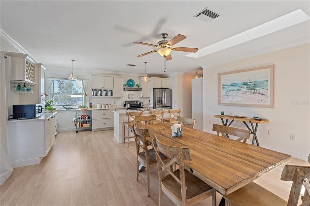 Dining room, Interior, Kitchen, Pendant Lights, Wood Texture Flooring