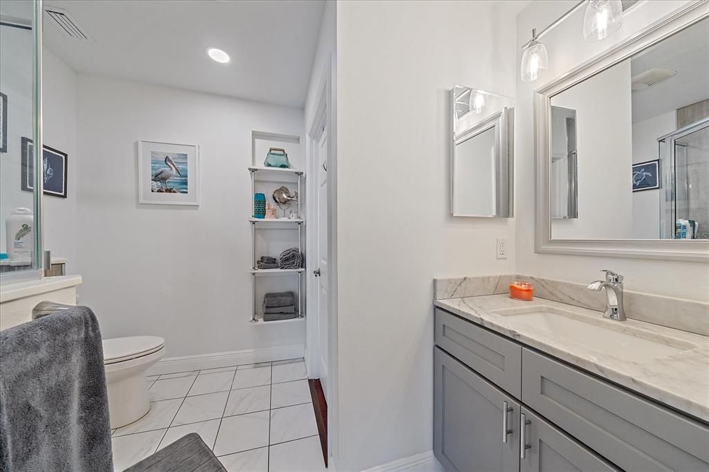 Bathroom, Interior, Recessed Lighting