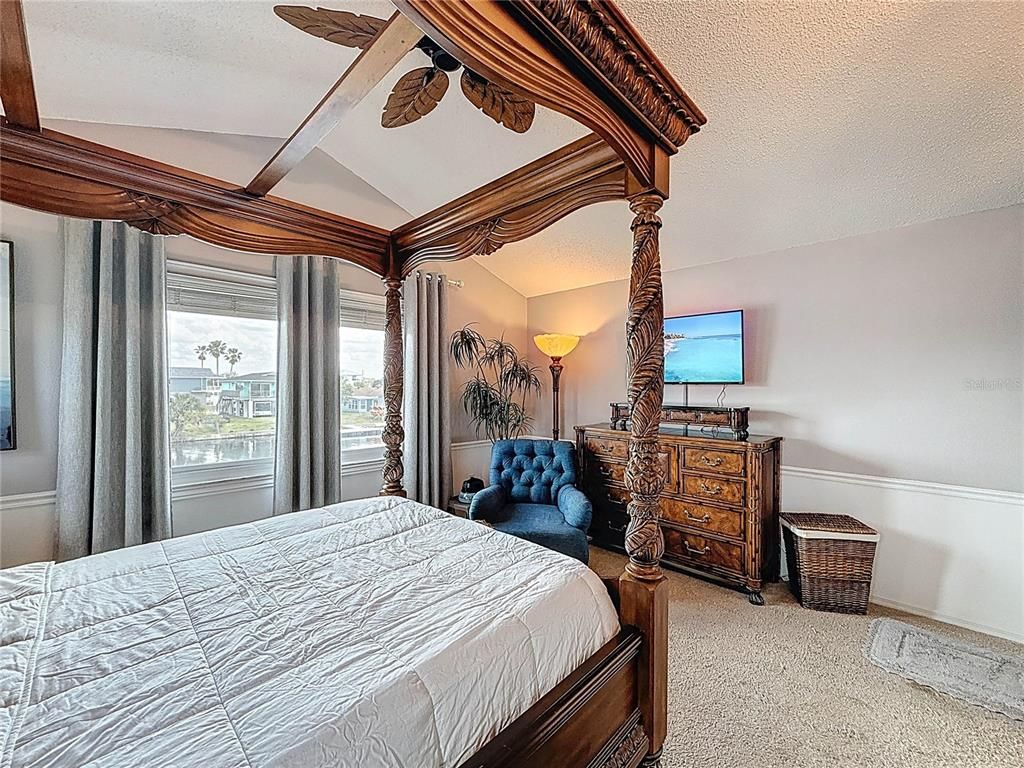 Bedroom, Interior, Water