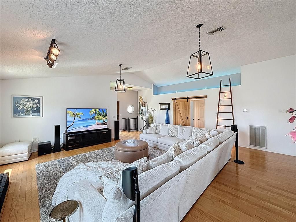 Interior, Living room, Pendant Lights, Wood Texture Flooring