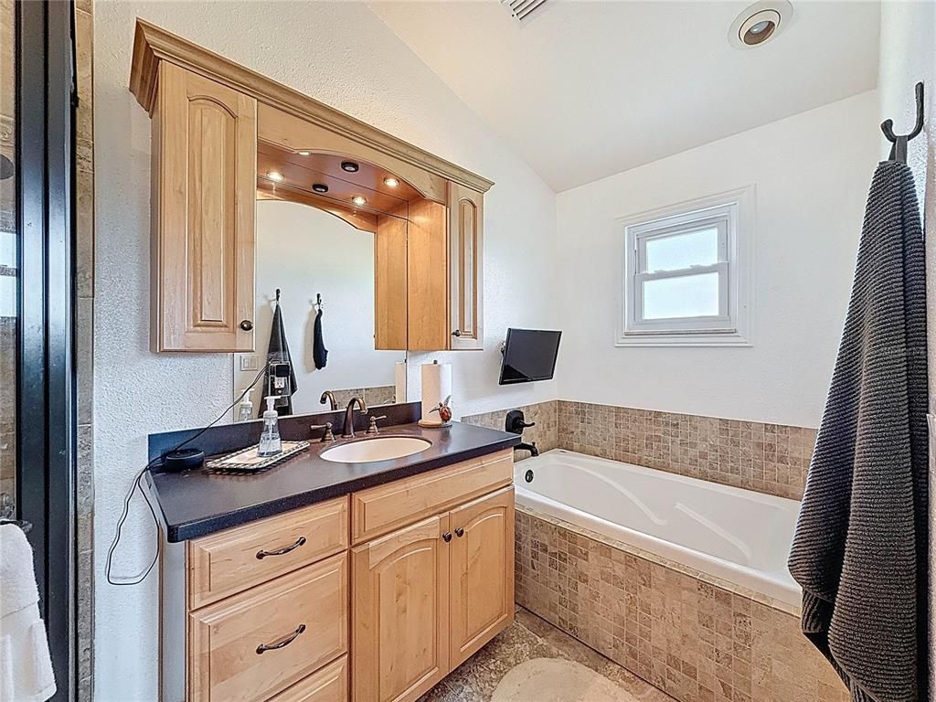 Bathroom, Interior, Recessed Lighting