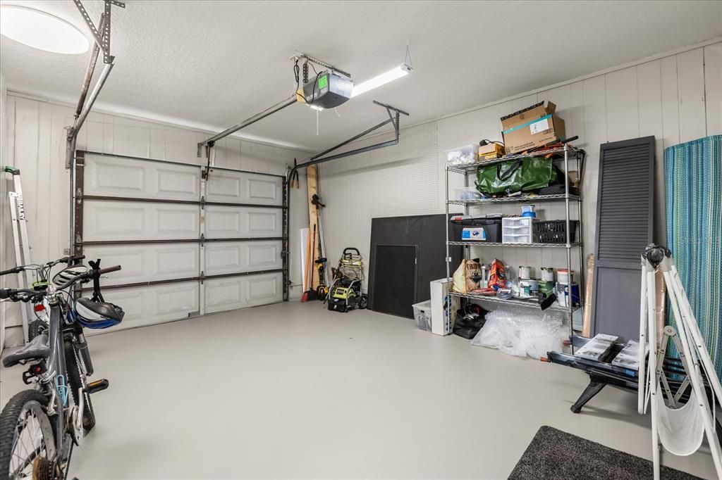 Garage, Interior