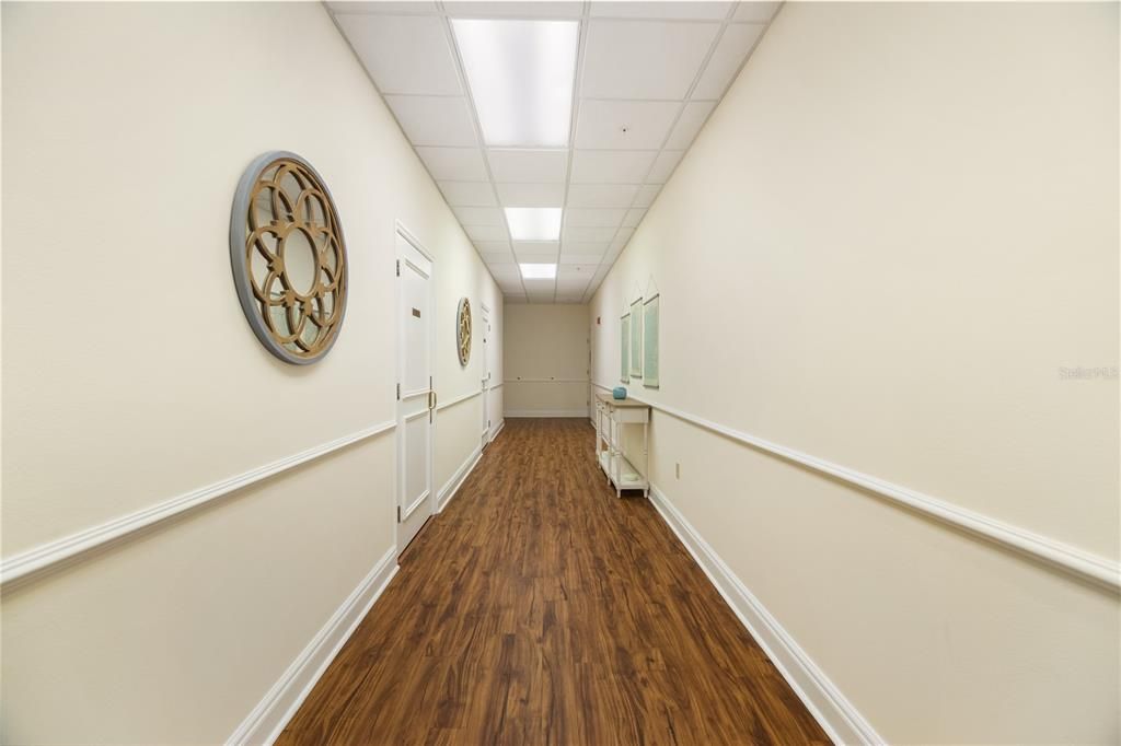 Interior, Recessed Lighting, Wood Texture Flooring