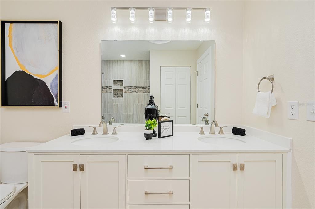 Bathroom, Dual Sink Vanities, Interior, Recessed Lighting
