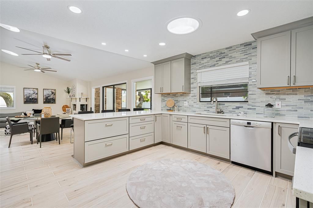 Dining room, Interior, Kitchen, Recessed Lighting, Wood Texture Flooring