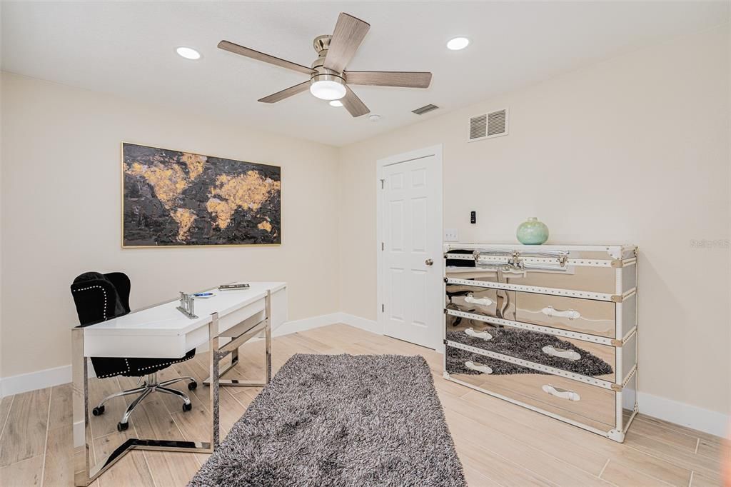 Home Office, Interior, Recessed Lighting, Wood Texture Flooring