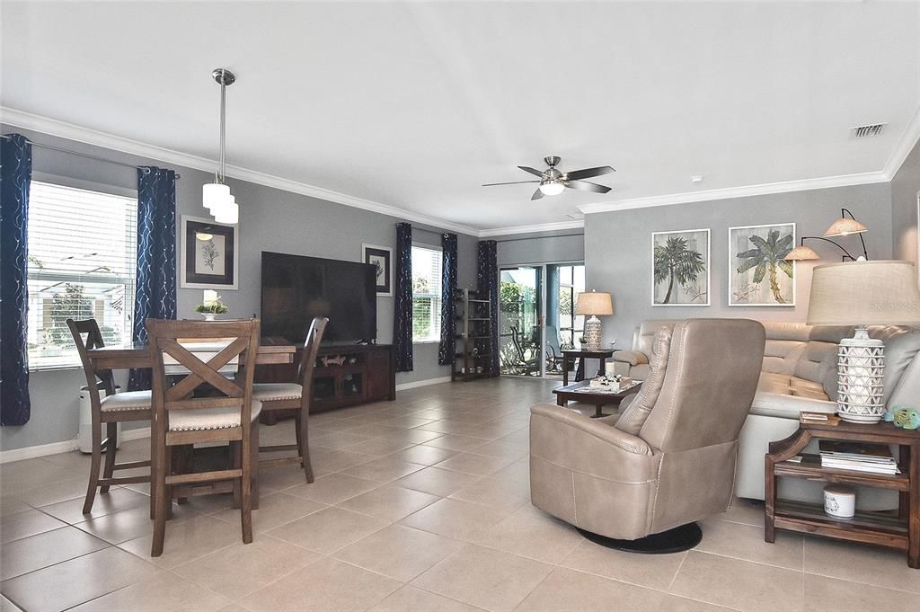 Dining room, Interior, Living room, Pendant Lights