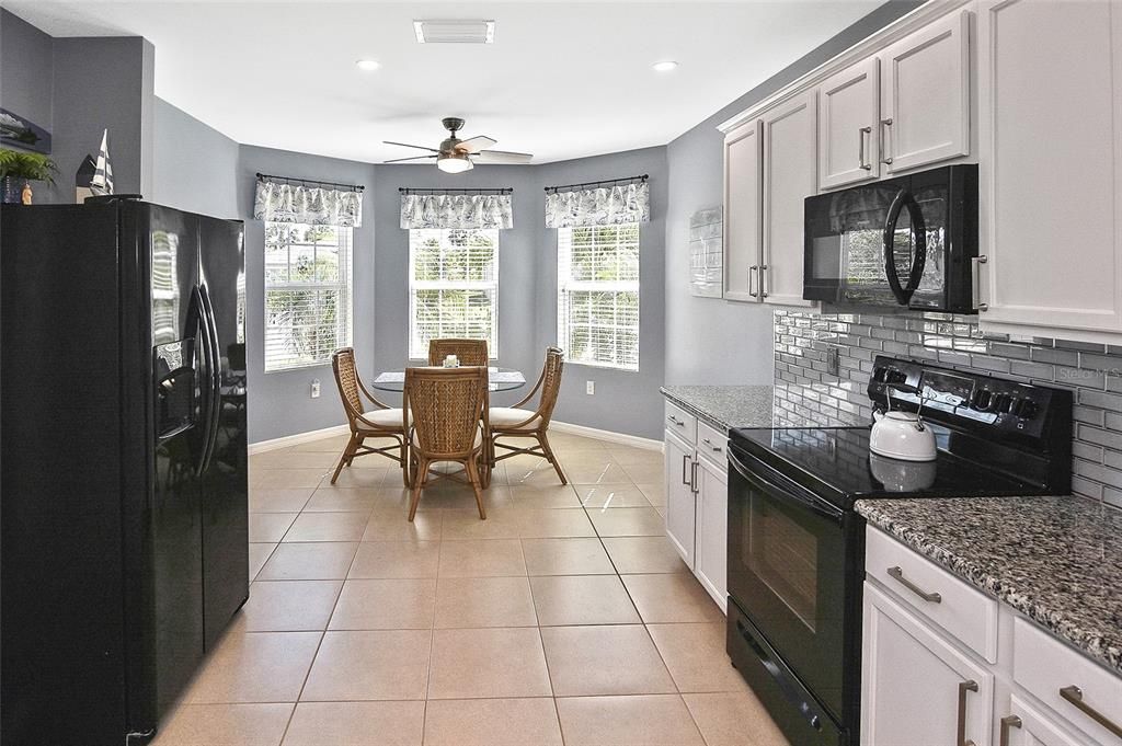 Dining room, Interior, Kitchen, Recessed Lighting