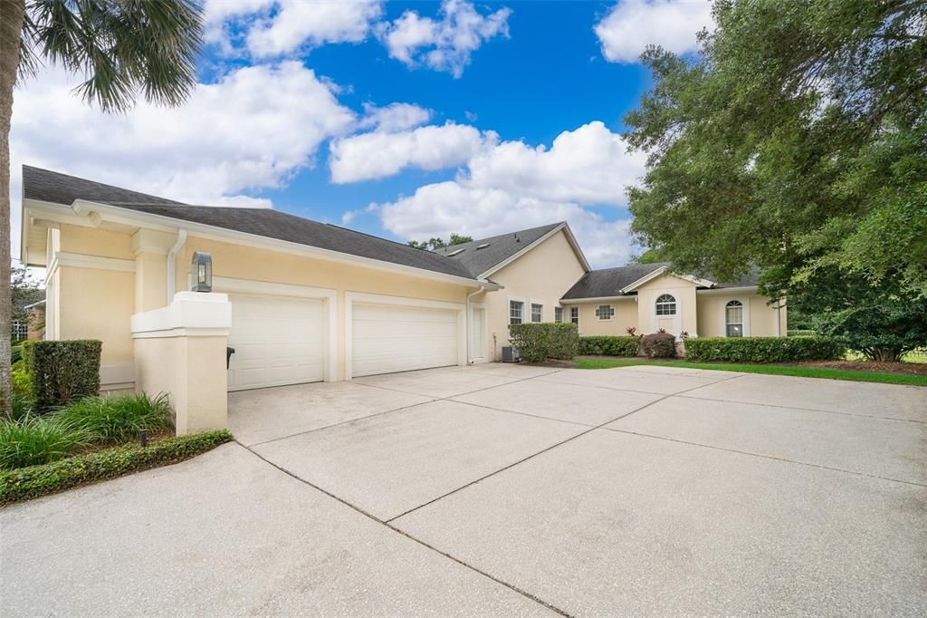 Attached, Exterior, Facade, Ranch