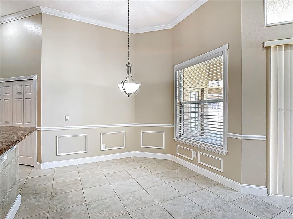 Empty room, Interior, Pendant Lights
