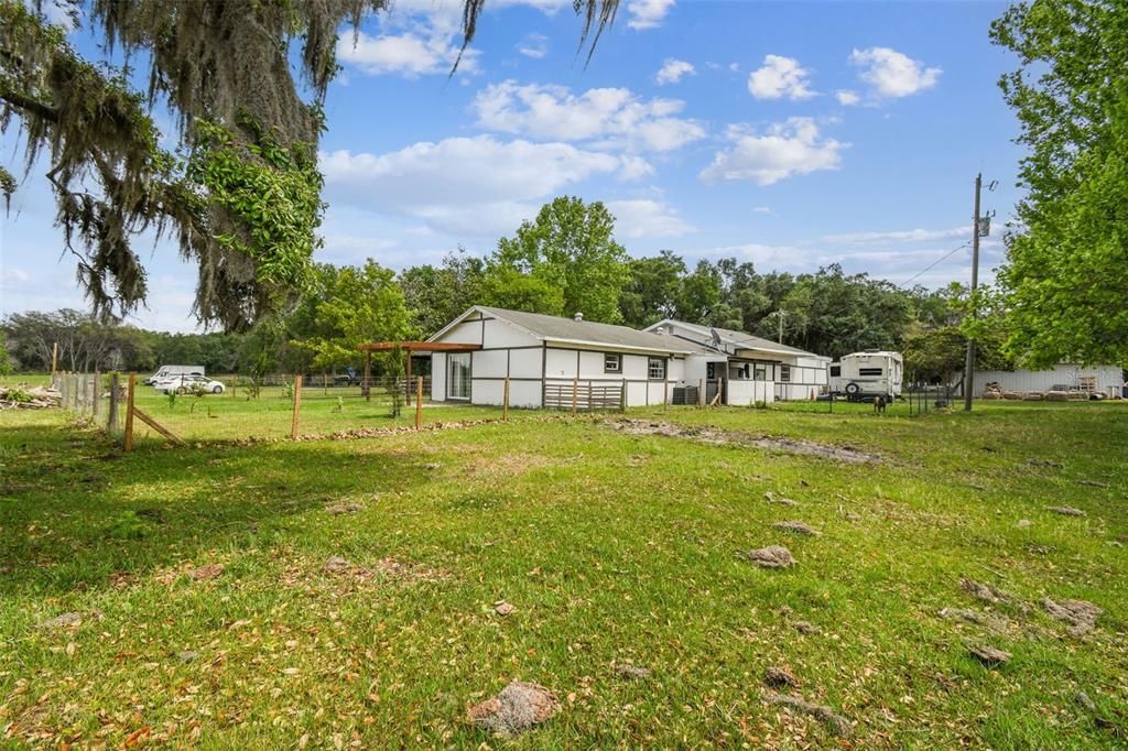 Backyard, Exterior
