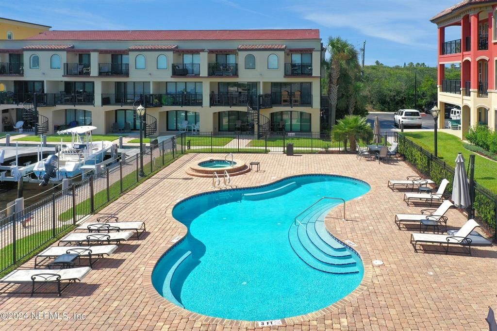 Exterior, Pool