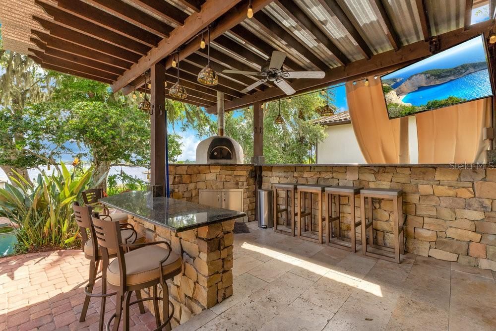 Exterior, Outdoor Kitchen