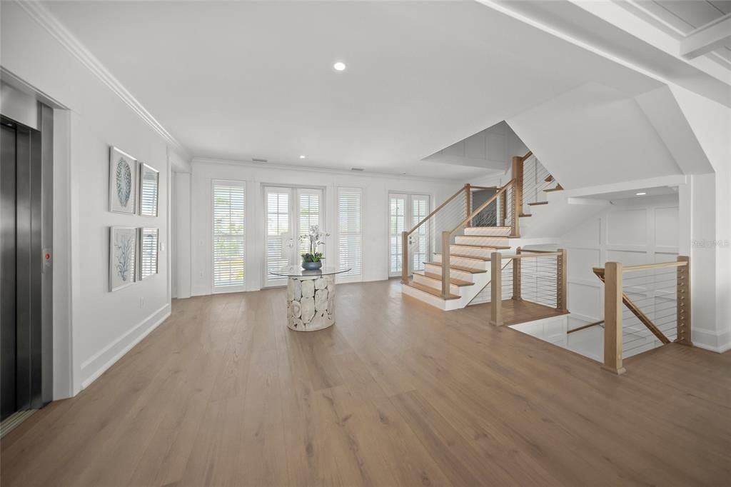 Interior, Recessed Lighting, Wood Texture Flooring