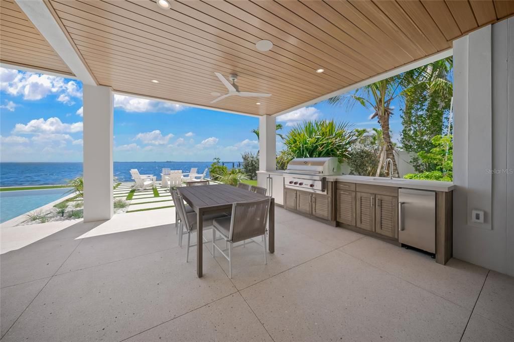 Exterior, Outdoor Kitchen, Water