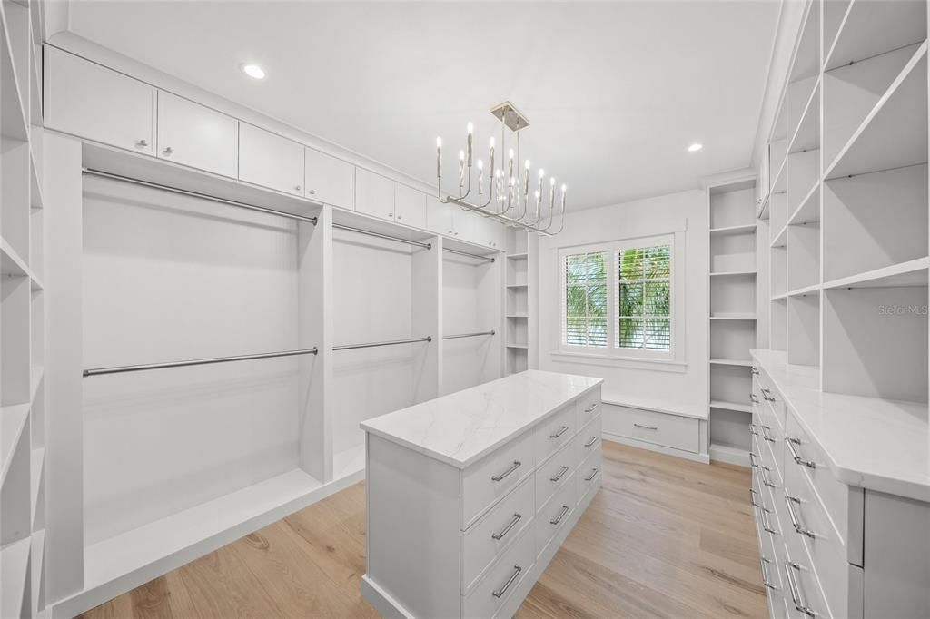 Interior, Pendant Lights, Recessed Lighting, Walk-in Closets, Wood Texture Flooring