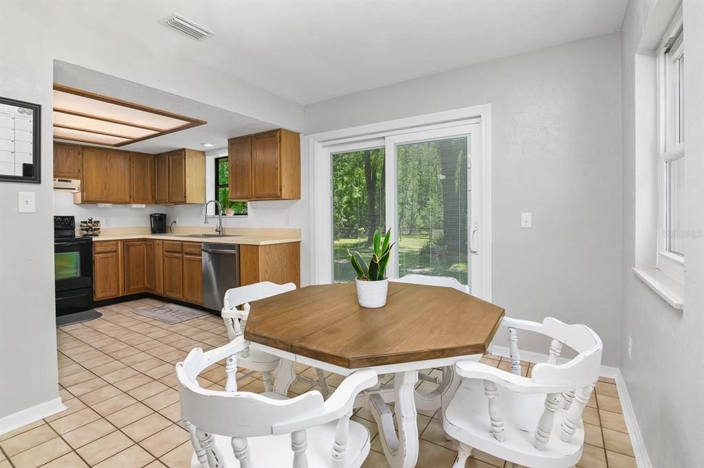 Dining room, Interior, Kitchen, Recessed Lighting