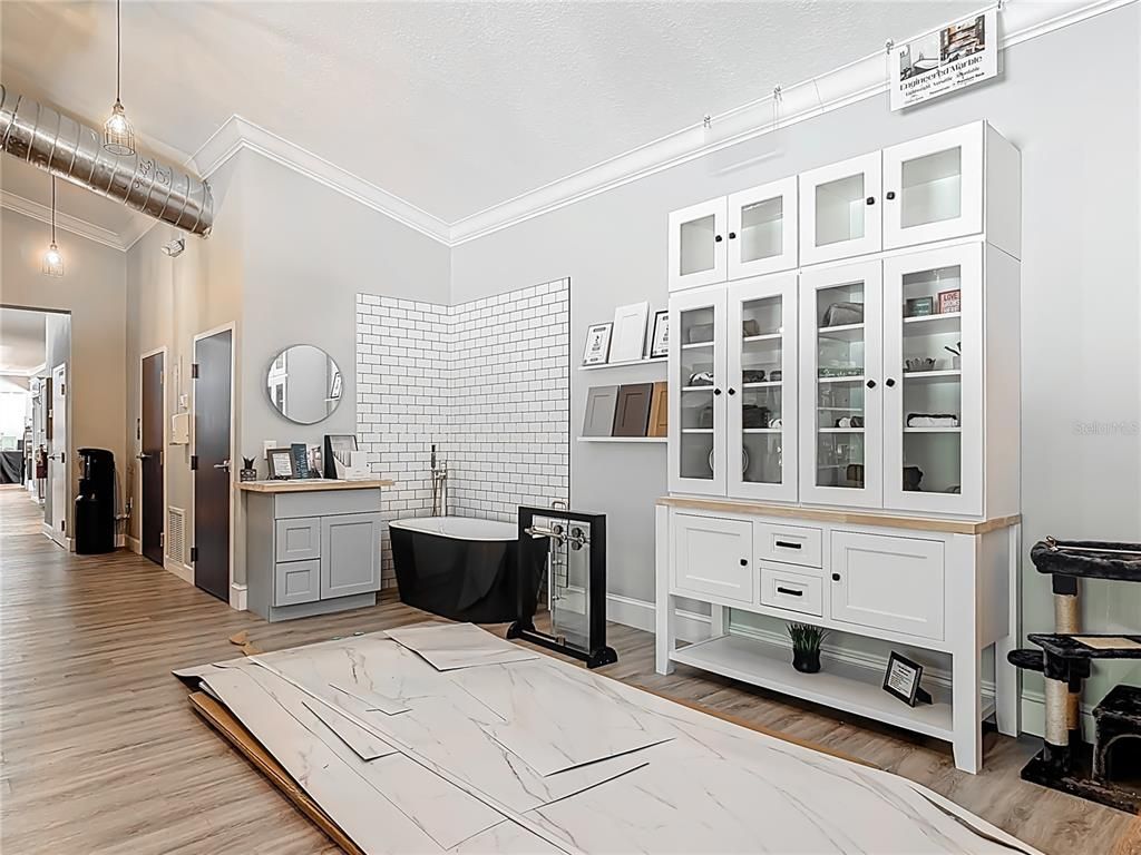 Interior, Pendant Lights, Wood Texture Flooring