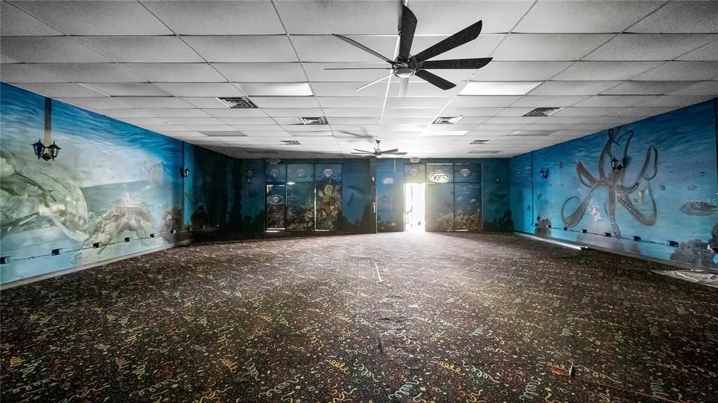 Empty room, Interior, Recessed Lighting