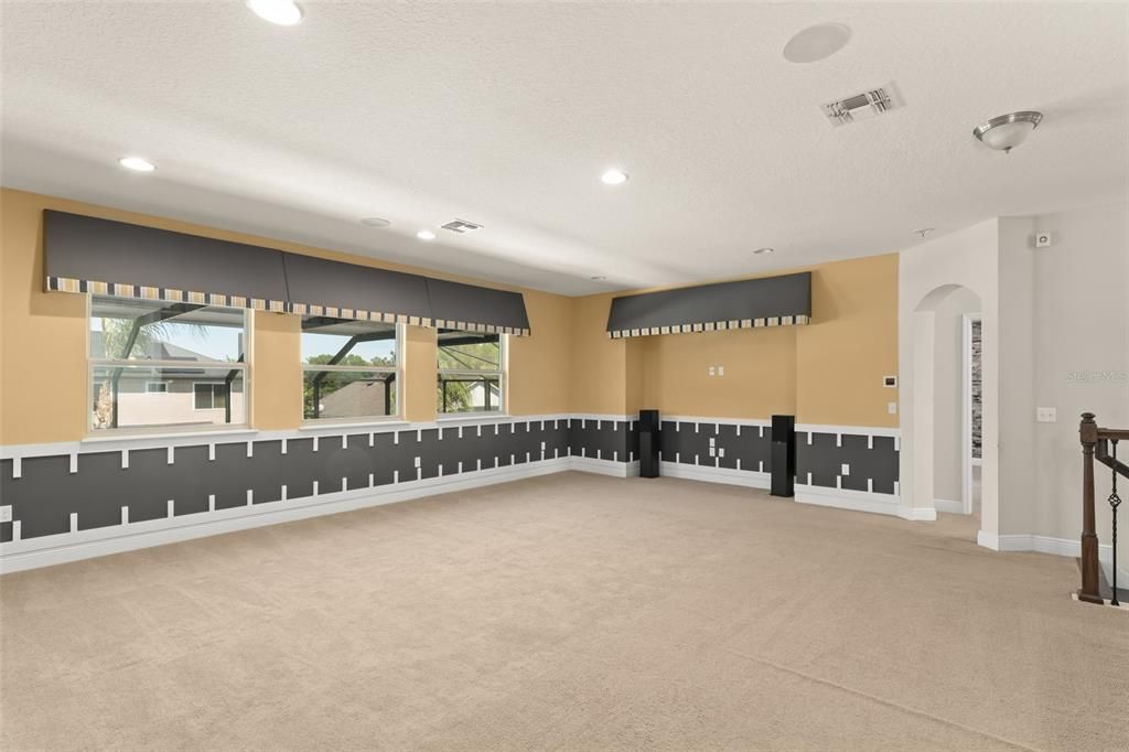 Empty room, Interior, Recessed Lighting