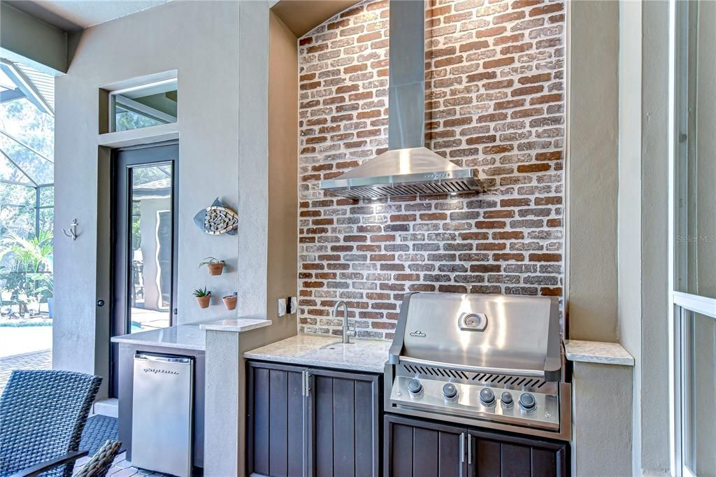 Exterior, Outdoor Kitchen