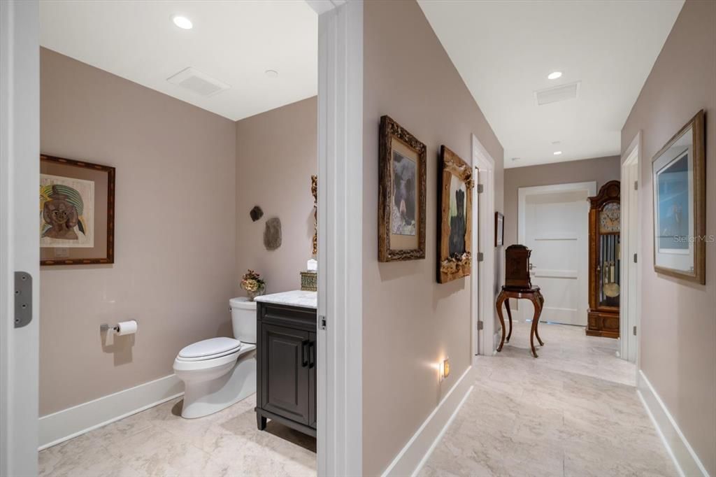 Bathroom, Interior, Recessed Lighting